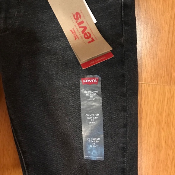 Levi Jeans - Picture 5 of 5